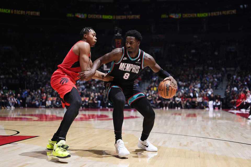 104-117！NBA灰熊客场被多伦多猛龙队打醒，巴雷特27分还不够温柔