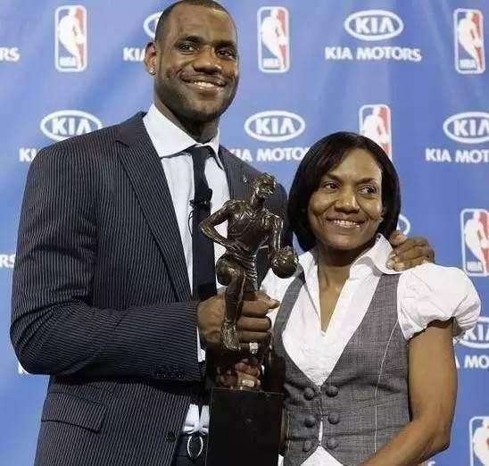 07年季后赛1-2落后，NBA那张詹姆斯怒吼图被断章取义