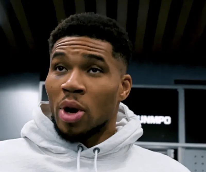 NBA常规赛4场快评：杜兰特26分，库里16投4中，独行侠还能翻吗？