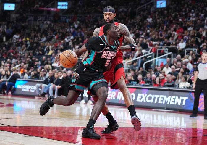 东契奇29+11+10力压米切尔37分，NBA今日谁还能淡定？