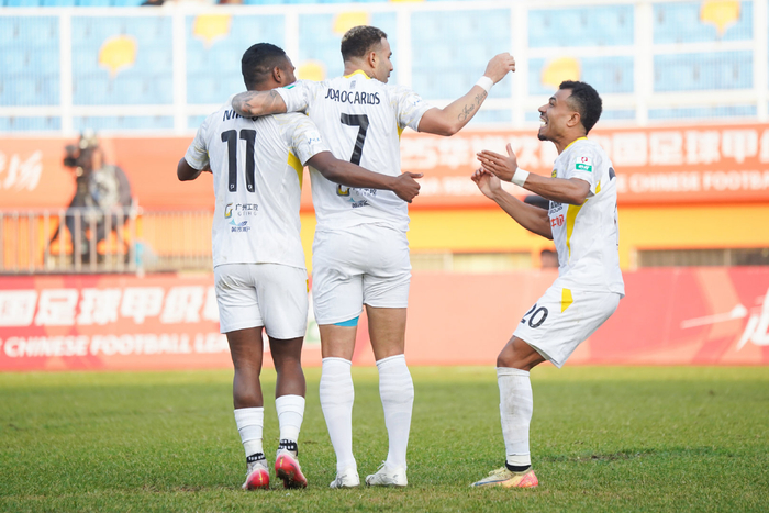 广州豹10轮狂拿26分，悬念留到中甲最后一轮，谁怕重庆？