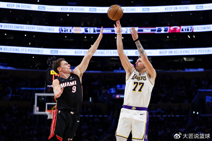 东契奇29+11+10三双，湖人3连胜升第3，NBA连夜喧哗