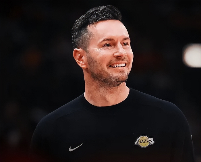 NBA：湖人130-120拿下三连胜，西部第三的尴尬与雷迪克那两招教谁都得服