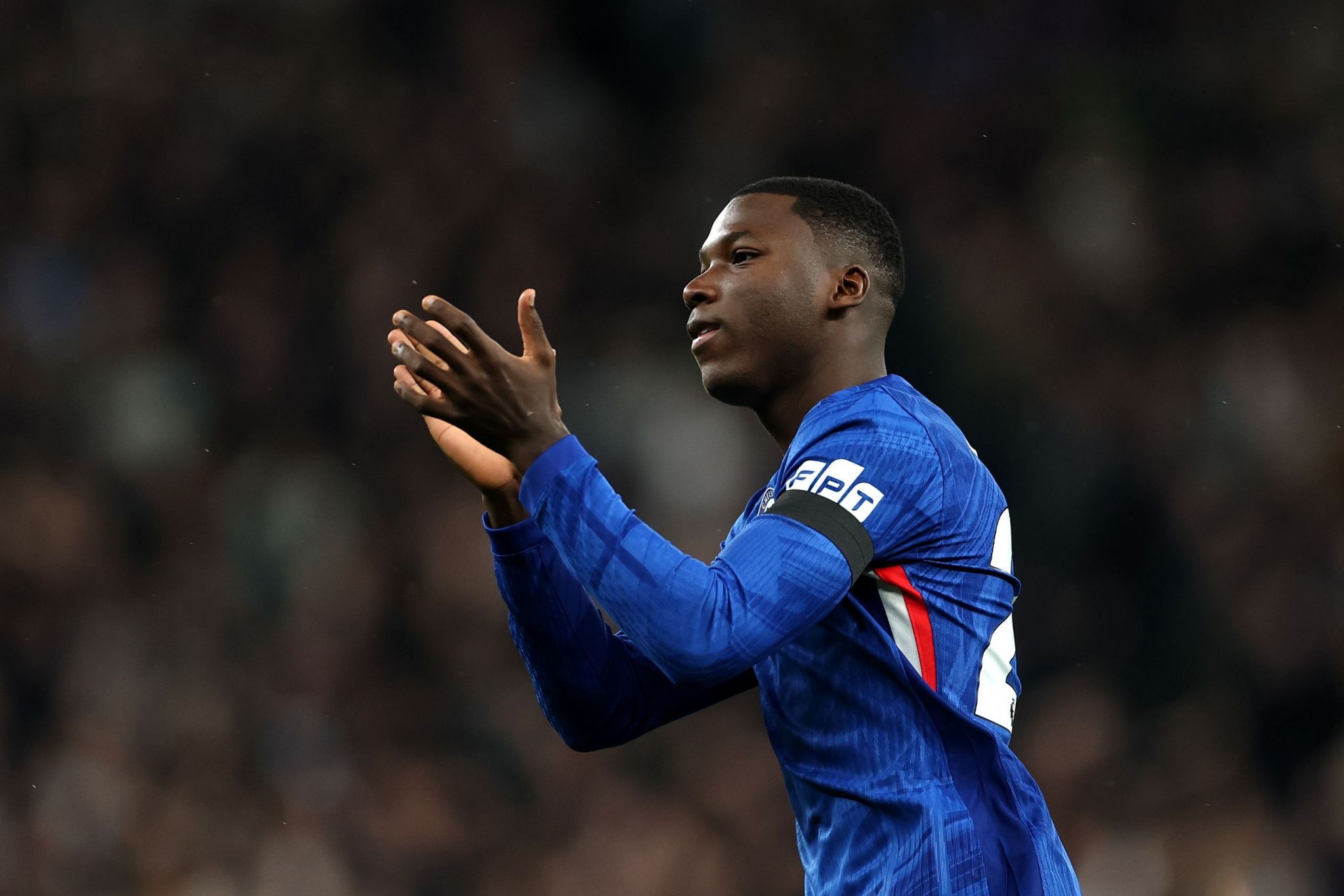 切尔西准备第1轮续约谈判，莫伊塞斯-凯塞多成英超焦点