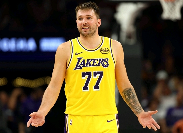 130-120！湖人主场胜热火队，东契奇三双还刷新NBA纪录？