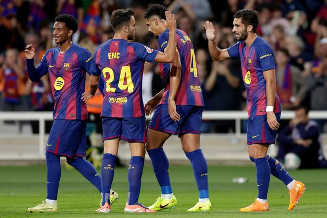 巴萨11轮28球领跑西甲，3-1赢埃尔切却还落后皇马5分？