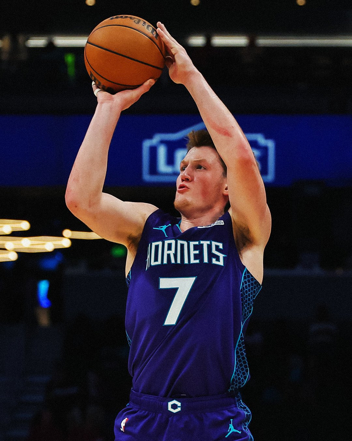 7场22记！康尼普尔开局炸裂，NBA谁能挡他的三分开关？