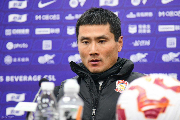 国足二选一惊爆：邵佳一黑马晋级，青岛市中超保级成硬通货