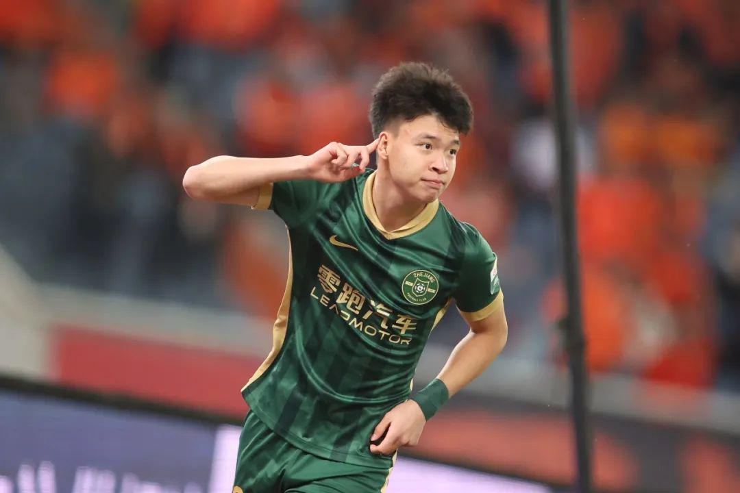 0-1被爆冷：中超班底浙江队在15运被新疆一球打懵，谁来负责？