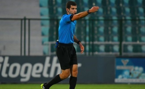 乌兹别克裁判执法1场关键战，亚冠精英联赛上海海港客战武里南联靠谁？