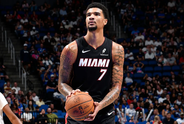 湖人130-120击败热火，5胜2负升至西部第3，NBA内线真乱