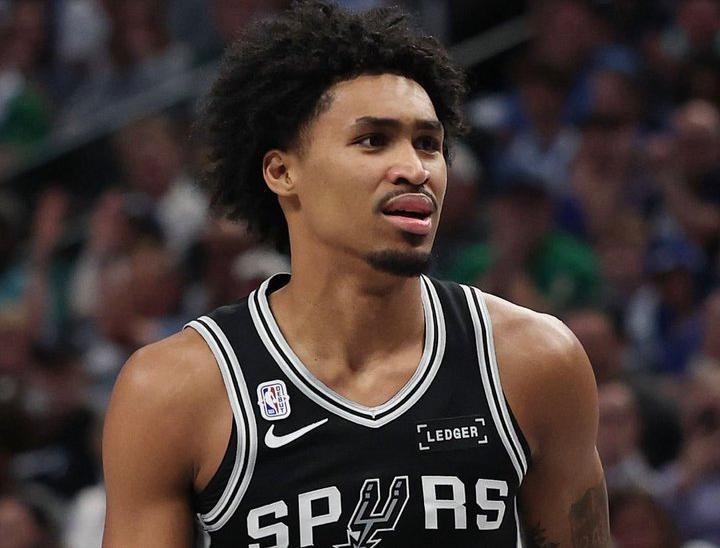 迪伦榜眼秀左小腿拉伤，马刺队NBA赛季6场14分要停工数周？