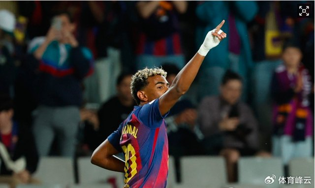 18岁亚马尔入选FIFPRO最佳11，巴塞罗那新星比欧冠老将更会演