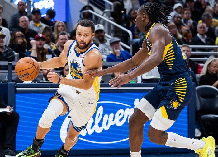 领先最多11分被逆转：勇士两连败，NBA又见老毛病，科尔提醒没用