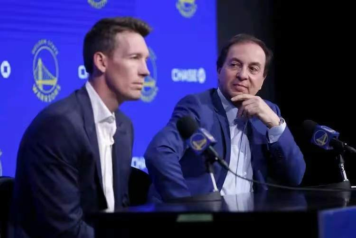 北京时间11月4日：勇士3笔交易账单，邓利维是巧手还是背锅？NBA话题