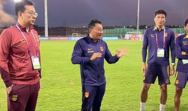 11月4日:世少赛折射问题,王洪亮说体能是门槛,比英超青训更狠吗?