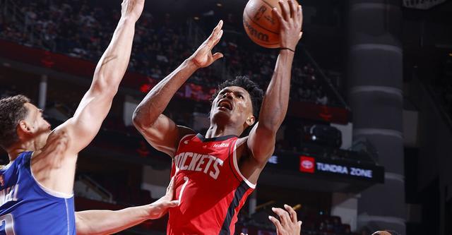 110-102险胜！火箭四连胜靠阿门-汤普森封盖？NBA达拉斯独行侠还能顶多久