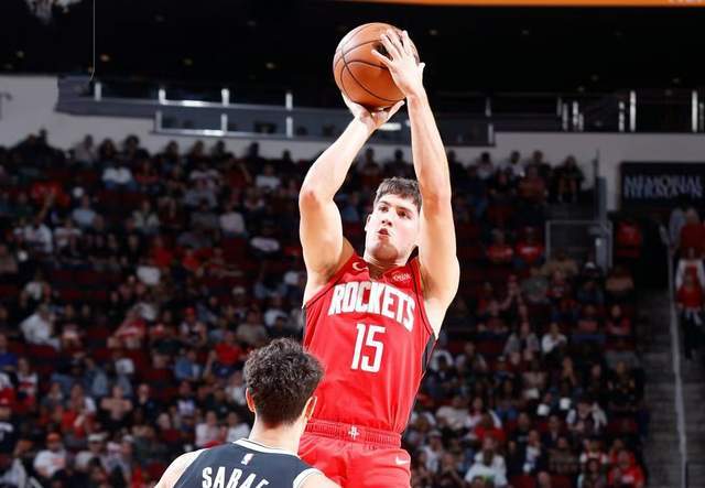 火箭10人轮换像补丁？伊森15分撑局，NBA那点老毛病还在