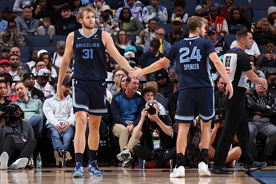 114-106！NBA常规赛一夜：灰熊3连败，斯潘塞13分还能安慰谁？