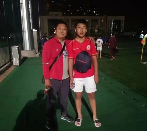 泰州队0-0南通点球4-2赢苏超总决赛，巴特20岁情怀爆棚却不放水