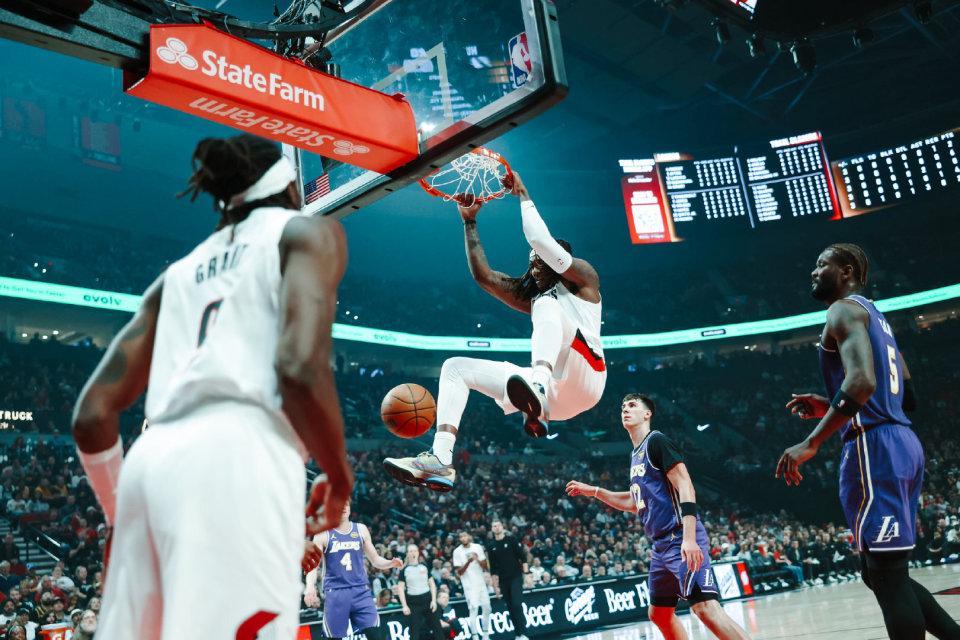 湖人123-115击败开拓者，四连胜背后八村塁独领风骚，开拓者三连胜终结