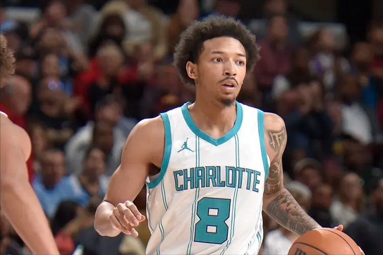 湖人客场123-115复仇胜开拓者，史密斯替补奇兵轰25分，NBA格局微动