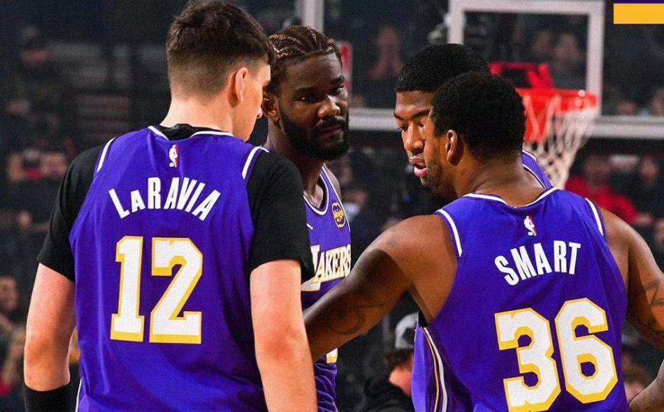 尼克史密斯25分！湖人4人上双逆转开拓者，NBA常规赛又一冷门