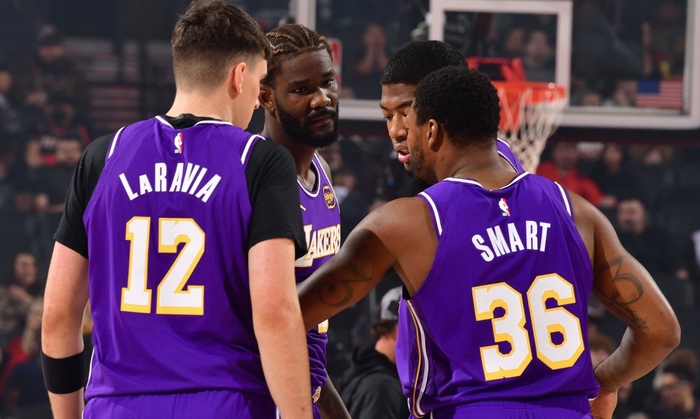 8场数据扎眼：湖人投篮52.9%领跑NBA，进攻117.7防守115.2惹争议