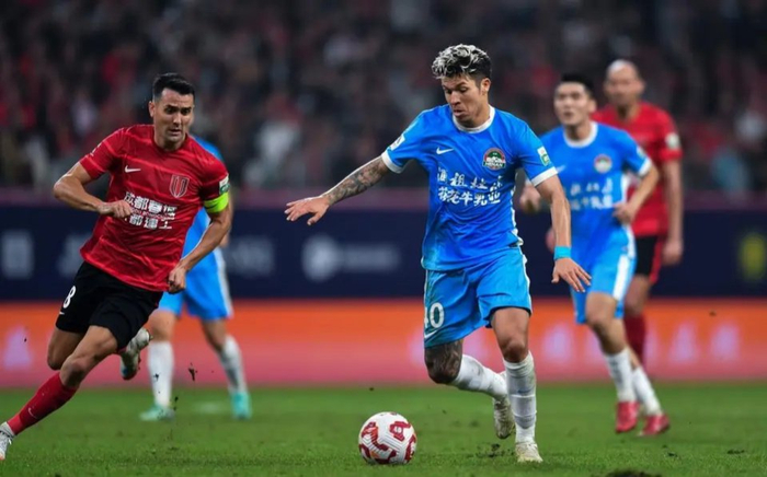 29轮1-2定局：成都蓉城中超梦碎，徐正源被骂，英超看客都笑了