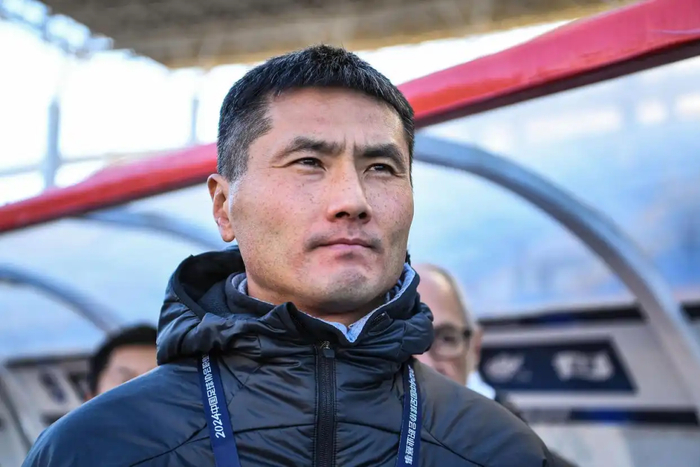 国足选帅分四幕：全球招募成笑话，土帅上线谁来买单？ 英超也笑了