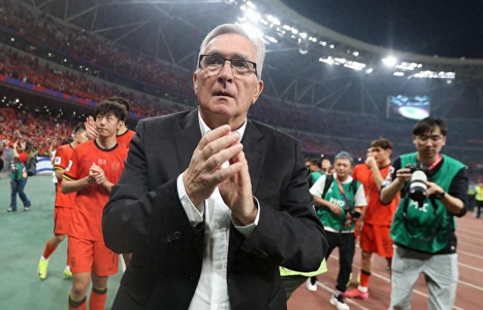 3位本土教练入围，国足选帅变英超式二选一大戏