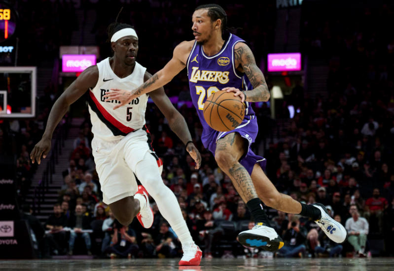 NBA 11月4日：湖人背靠背拿下4连胜，波特兰开拓者场边杨瀚森去哪了