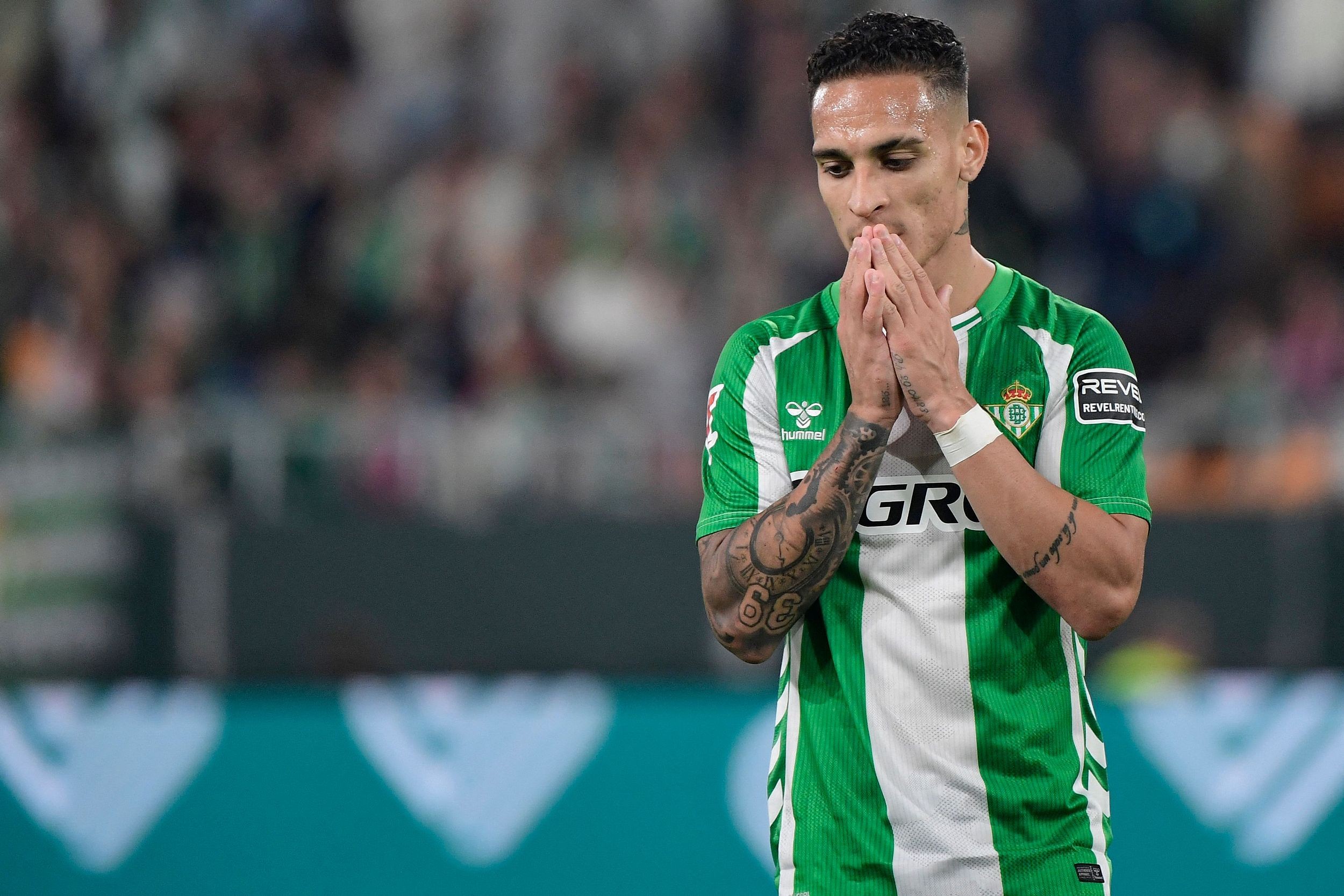 9场5球也没用？安东尼被安切洛蒂排除在巴西名单外，西甲舆论炸锅