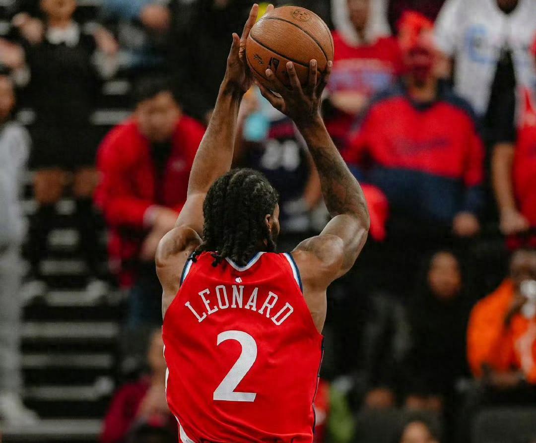 快船队126-124险胜鹈鹕，NBA又见伦纳德+哈登救火式背锅