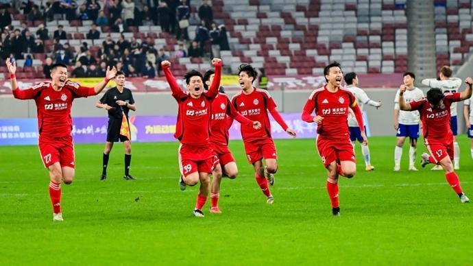 浦发银行队点球4:3夺冠，职工足球超级联赛比欧冠还刺激，英超式最后一分钟抢分？