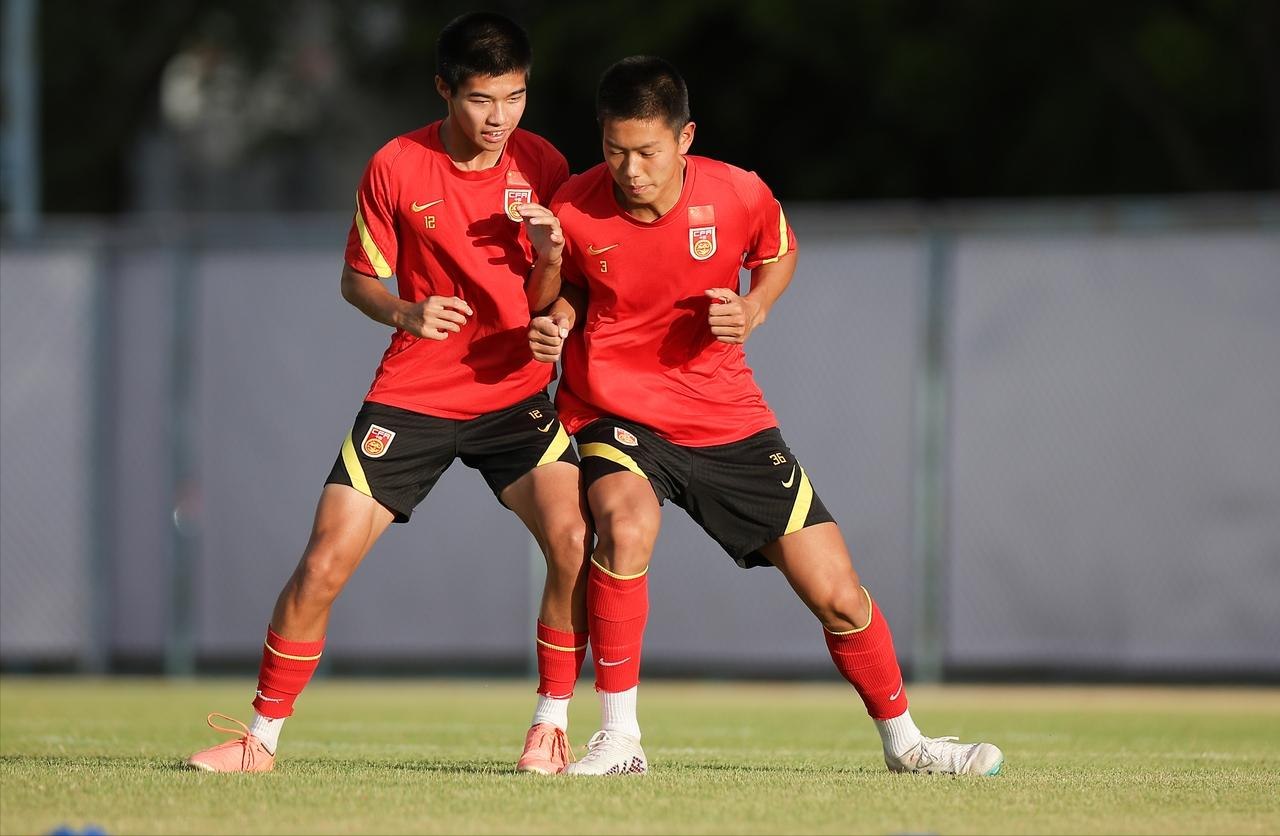 30人名单上热闹又现实：U16国少队为U17亚洲杯预选赛备战，英超也能看一眼