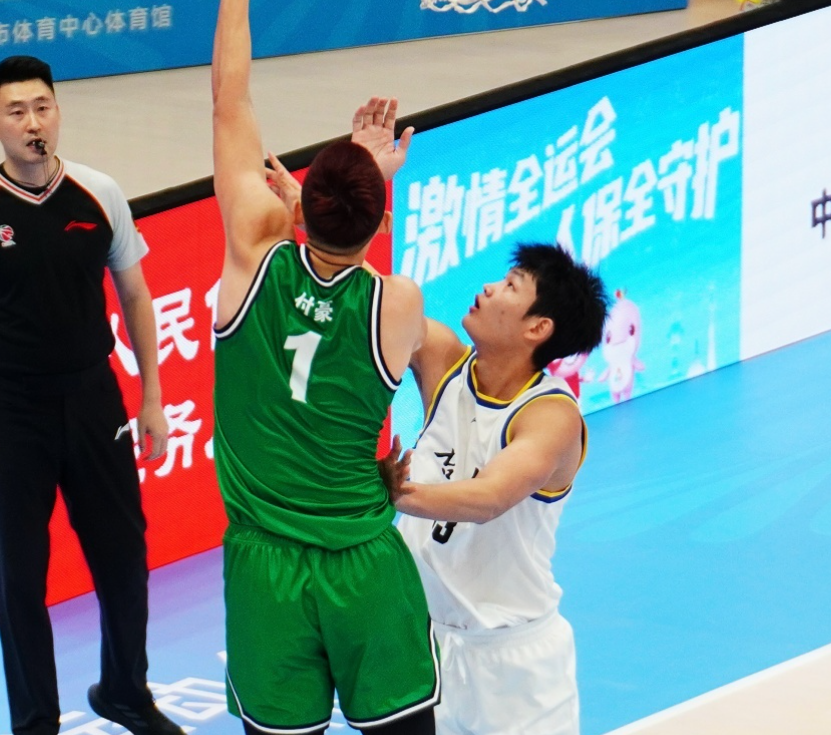 辽宁省118-68大胜，半场就开始练花活？像英超替补也像NBA热身赛的演出