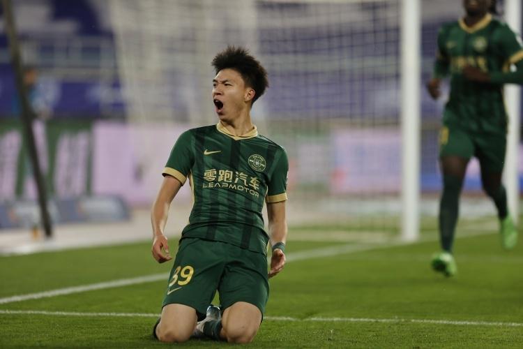 18岁11球，王钰栋成中超焦点，英超和德甲都在门口等着？