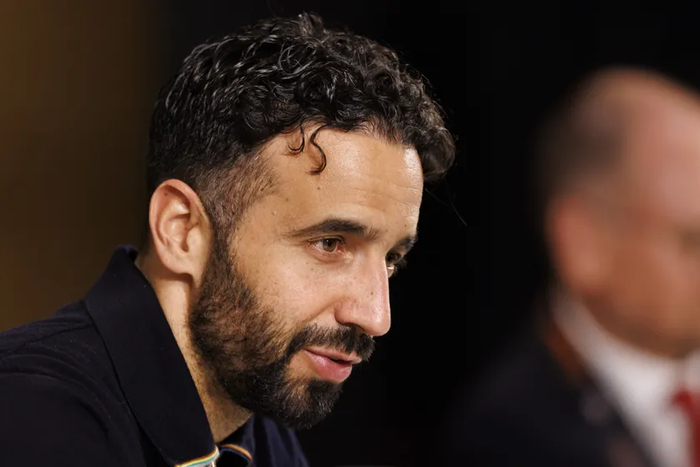 18岁妖星成萨尔茨堡焦点，英超三队盯上，曼联还能坐山观虎斗？