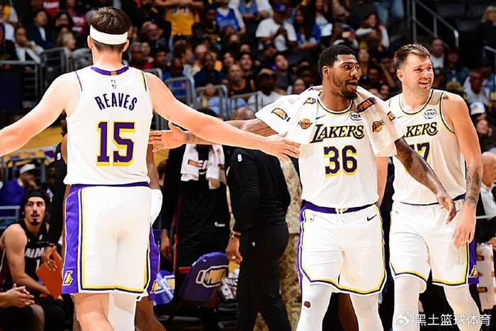 湖人5胜2负飙升西部第3，斯马特这场投篮像开了外挂NBA都看傻