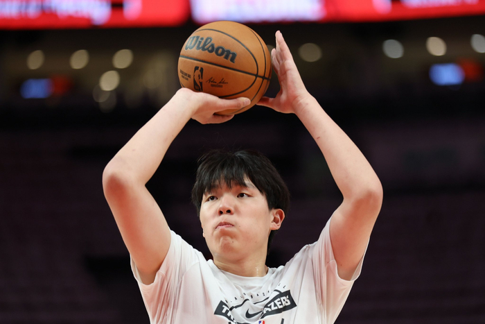 再次被DNP1场，杨瀚森的NBA路被罗威塞回替补箱