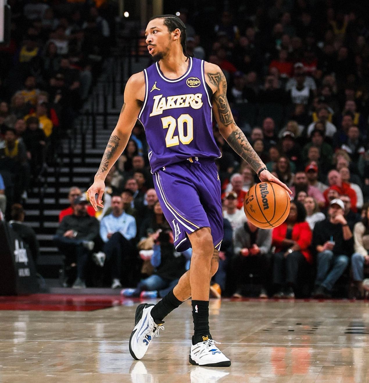 27号秀25分救主，湖人靠尼克·史密斯硬扛赢球，NBA喜欢这种反转吗？