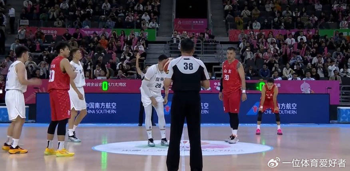 广东87-71开门红：赵睿像NBA老将，但这防守更像英超后卫？