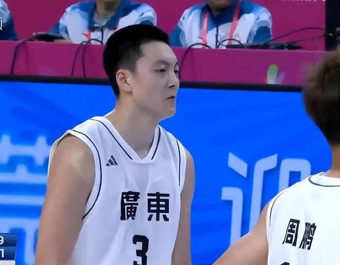 广东CBA首战87-71开门红，赵睿爆发13分可杜锋的五上五下还在装？