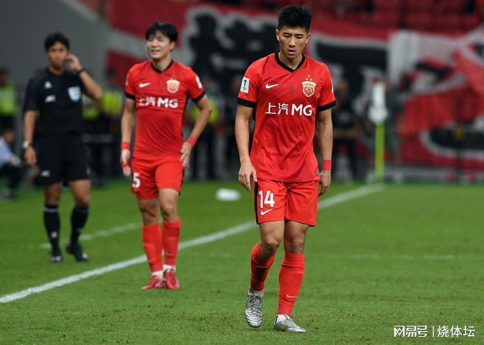 亚冠第4轮：海港0-2告负，4轮仅1分，王燊超也救不了的尴尬