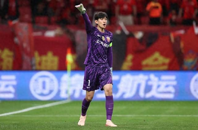 颜骏凌第500场亚冠客场翻车，上海海港0-2丢人