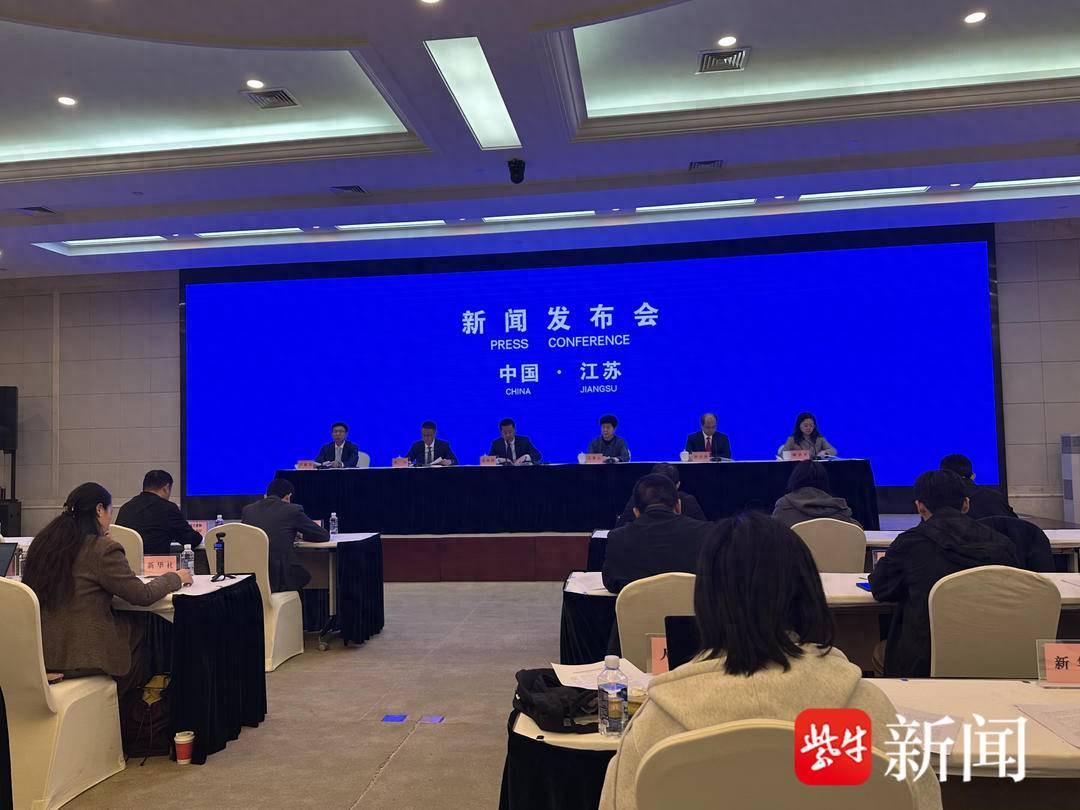 苏超85场吸引243.3万人次，江苏把城市足球搬成超级联赛？英超都得盯着学