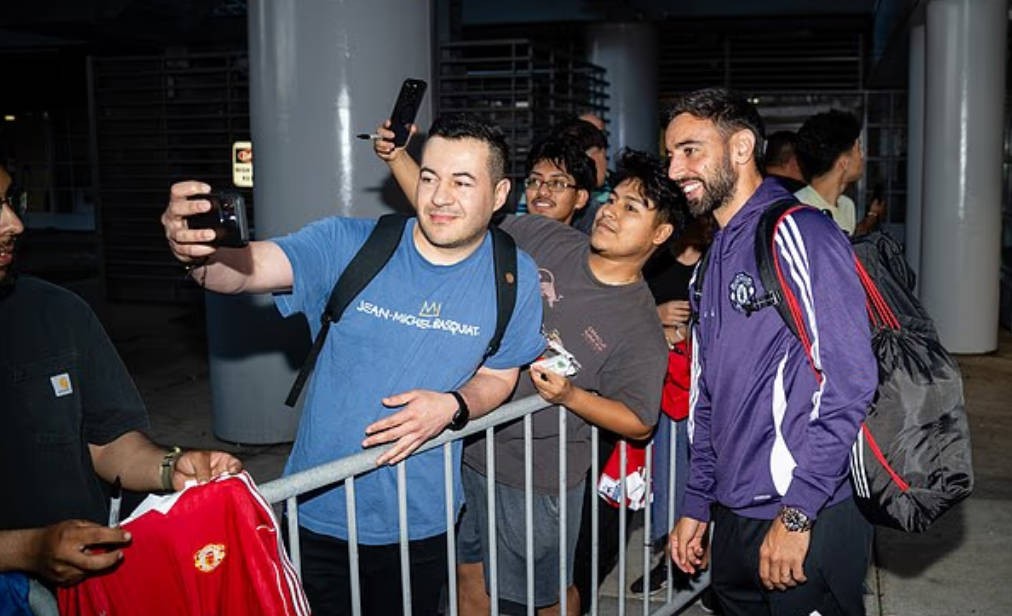 1000万英镑和1亿英镑的尴尬：曼联的夏天在英超赛程和世界杯之间被卡住