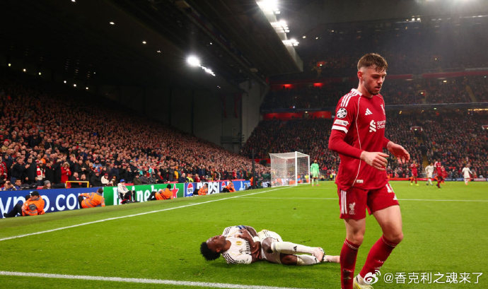 维尼修斯2次被盯防成噩梦？皇马欧冠告急，英超也在暗笑