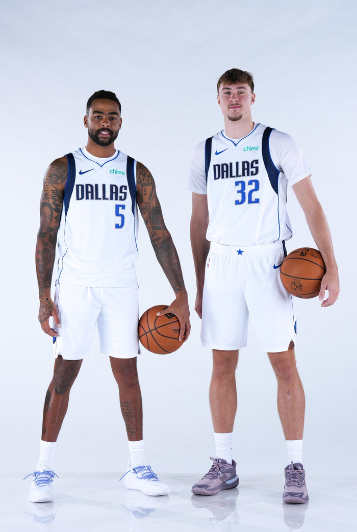 41投21中对比44投12中，NBA他太早当控卫被拔苗助长了吗？